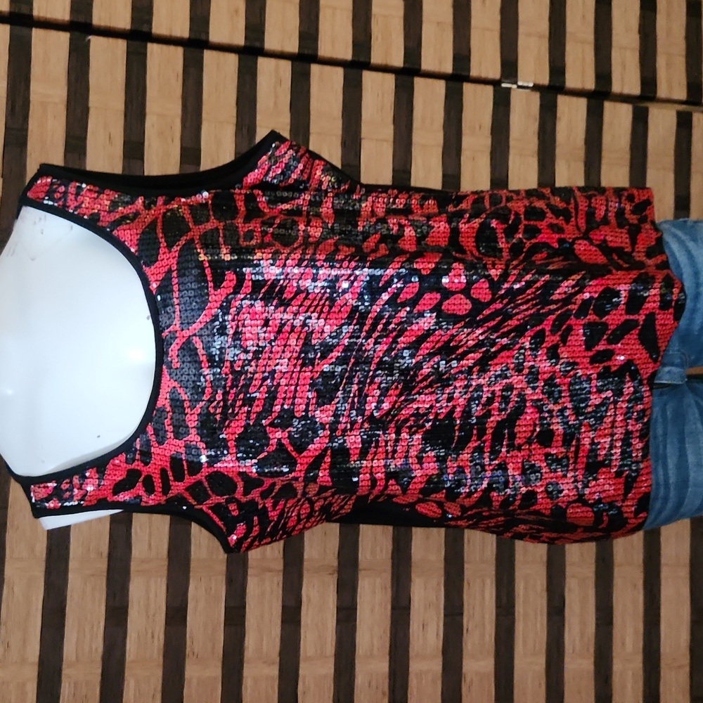 EUC! Peter Nygard sequin tank